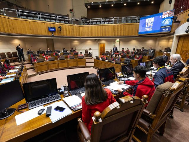 Estudiantes fueron “Senadoras y senadores por un día”